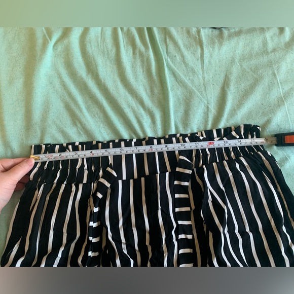 rue21 Black and White Striped Tie Front Shorts - Picture 4 of 5